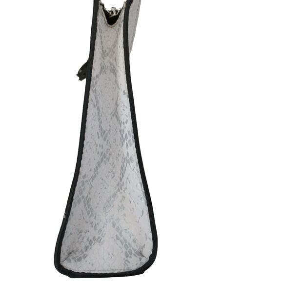 Victoria's Secret Silver and White Faux Leather Clutch Makeup Tote Tassel Zipper - Picture 7 of 12